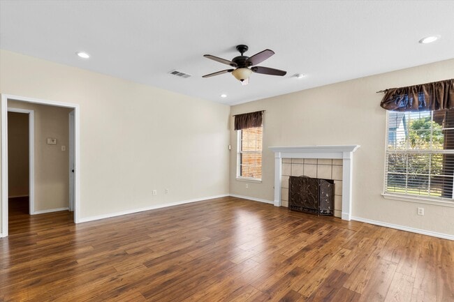 Building Photo - 2028 Austin Dr