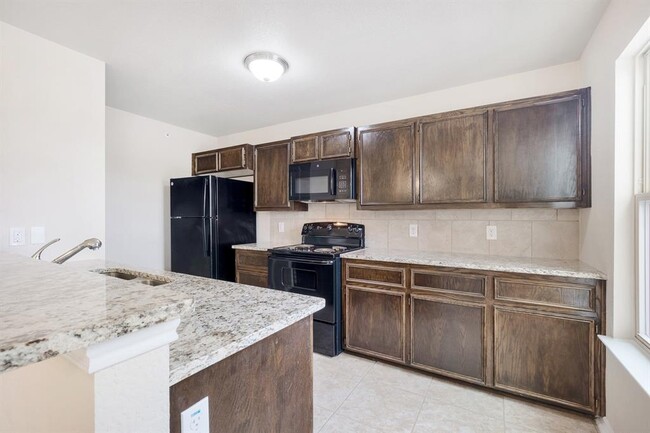 Foto del edificio - 2200 Creekside Ln