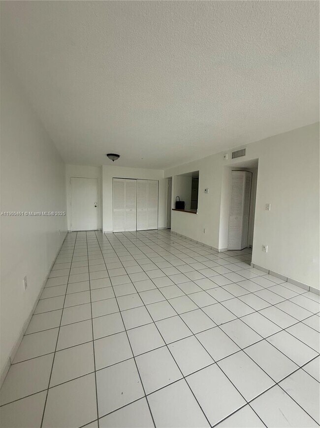 Foto del edificio - 802 NW 87th Ave