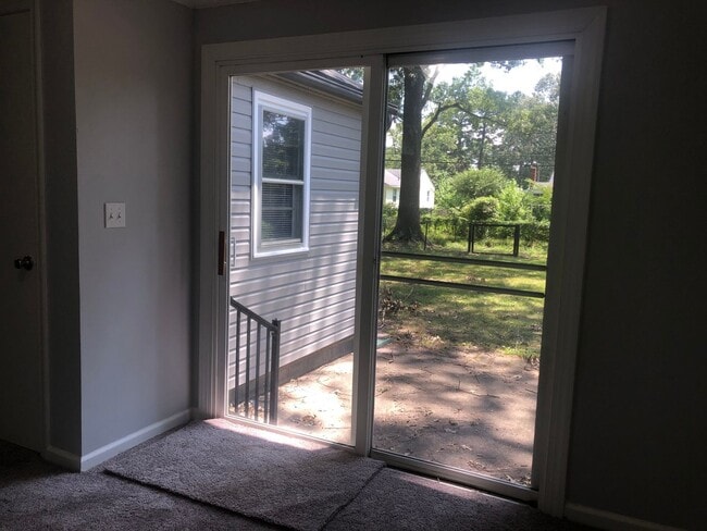 Building Photo - Updated Brick Ranch Conveniently Located