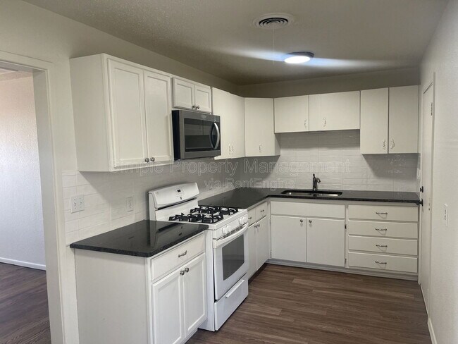 Foto del edificio - 1212 SE 19th Terrace