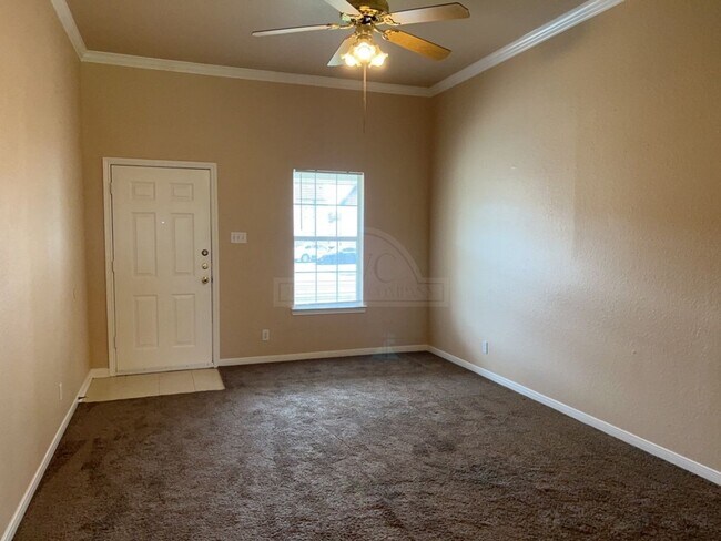 Foto del edificio - 1805 Windward Dr