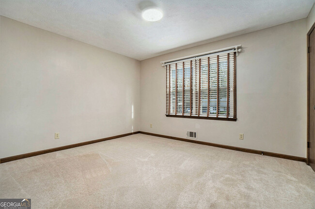 Foto del edificio - 1515 Basswood Ct SW