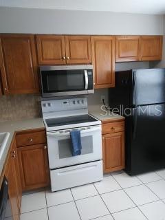 Foto del edificio - 13813 Mission Oaks Blvd