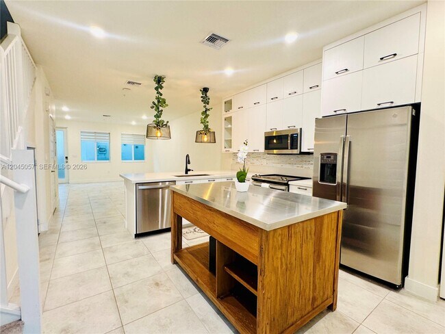 Foto del edificio - 10295 NW 64th Terrace