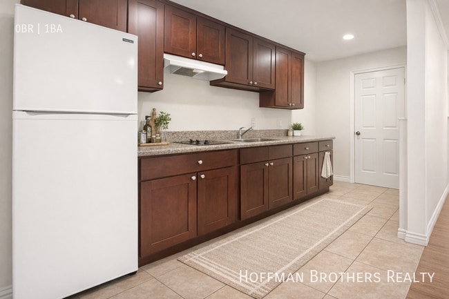 Foto del edificio - 301 N Sycamore Ave