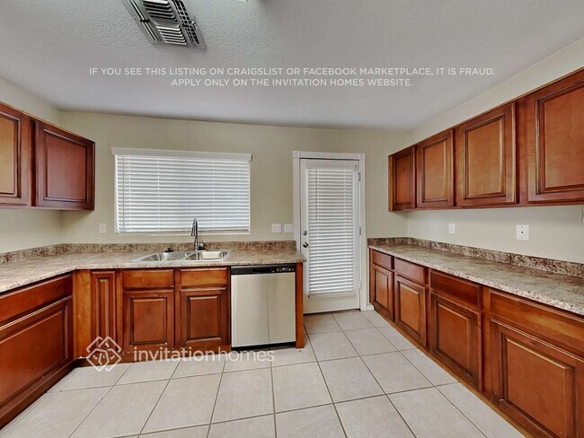 Building Photo - 8315 W Clear Stream Dr