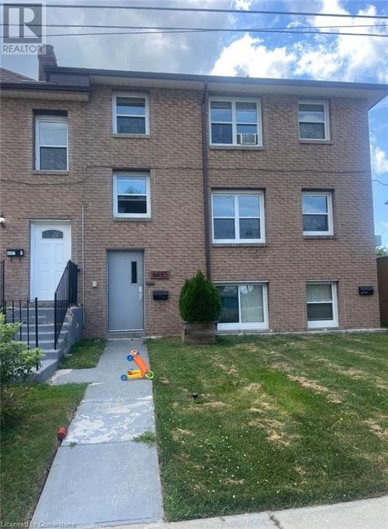 Primary Photo - 4685 1st Ave