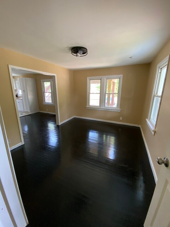 Living area - 3499 E Atherton Rd