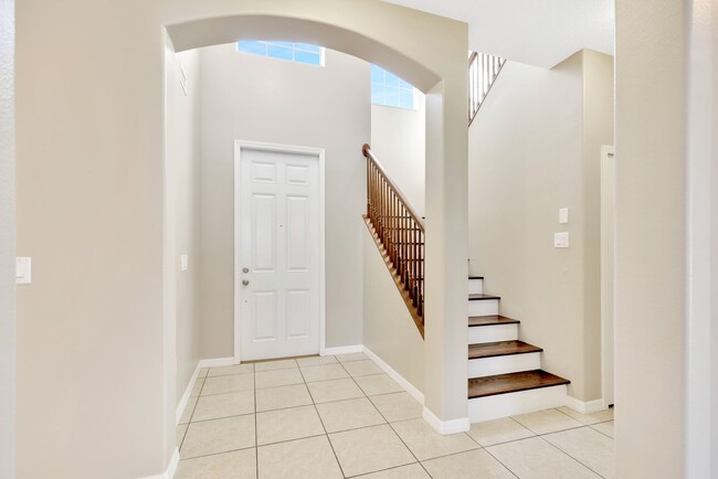 Building Photo - Great Home.  Freshly Painted and new flooring