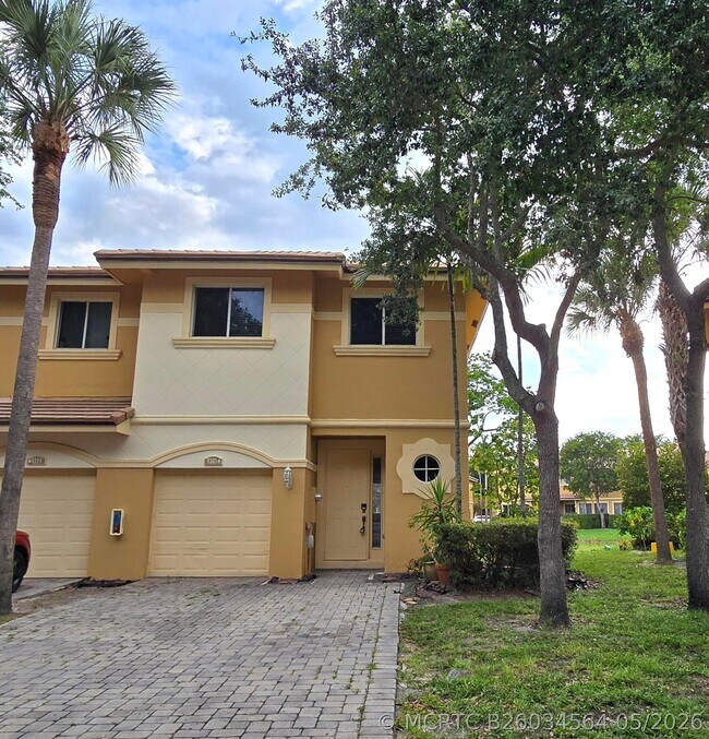 Foto del edificio - 4305 Coventry Pointe Way