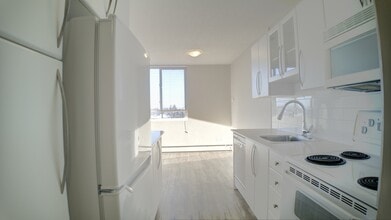 Building Photo - 11147 Whyte Ave NW