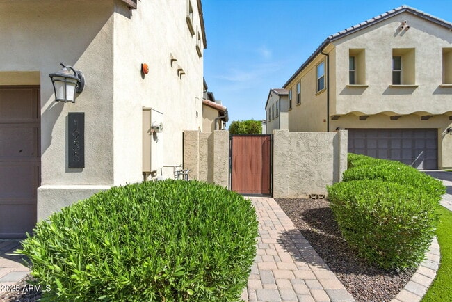 Foto del edificio - 1935 S Follett Way