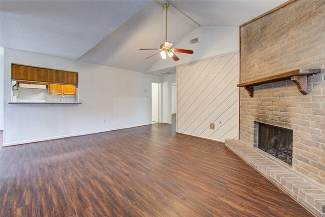 Foto del edificio - 212 Quaker Dr