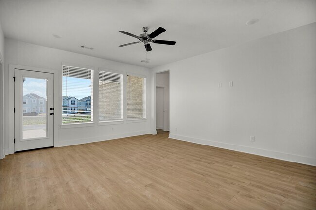 Foto del edificio - 4805 W Sturgeon St