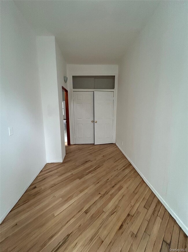 Building Photo - 572 9th Ave