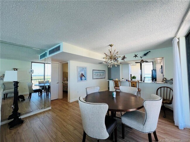 Foto del edificio - 9900 S Ocean Dr