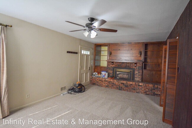 Building Photo - 3 br, 1.5 bath House - 1303 8-1/2 St SE