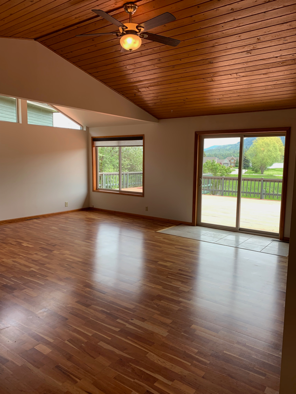 Foto del edificio - 90 Blue Spruce Ln