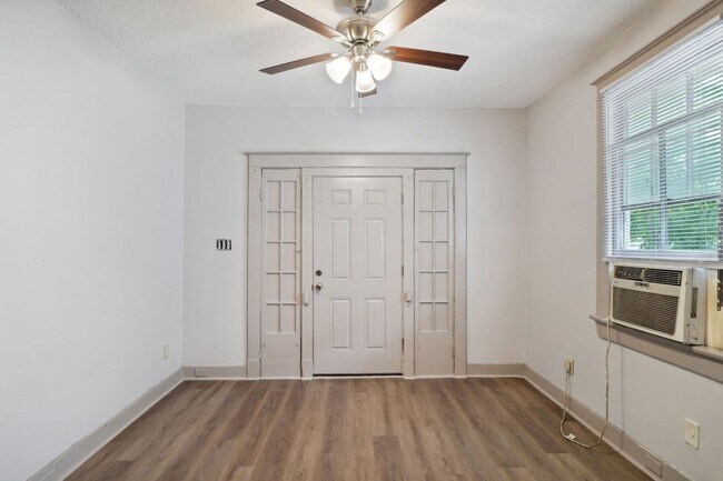 Foto del edificio - 2719 N Robertson St