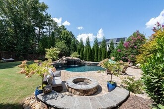 Building Photo - 4020 Manor Oak Cir