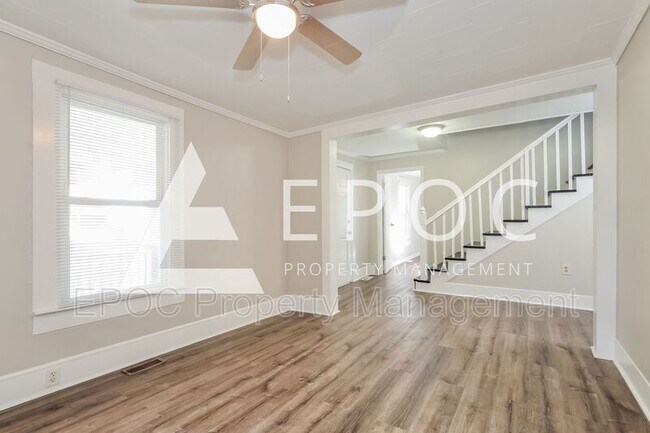Foto del edificio - 319 Hall Ave