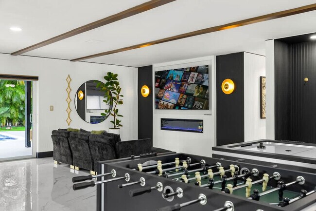 Building Photo - 10366 NW 15th St