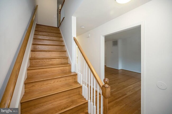 Building Photo - 455 Ridgemore St