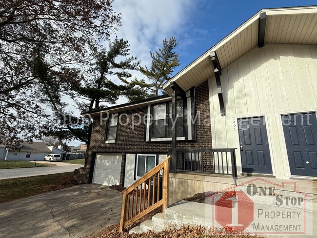 Foto del edificio - Charming 3-bedroom, 1.5-bathroom duplex in...
