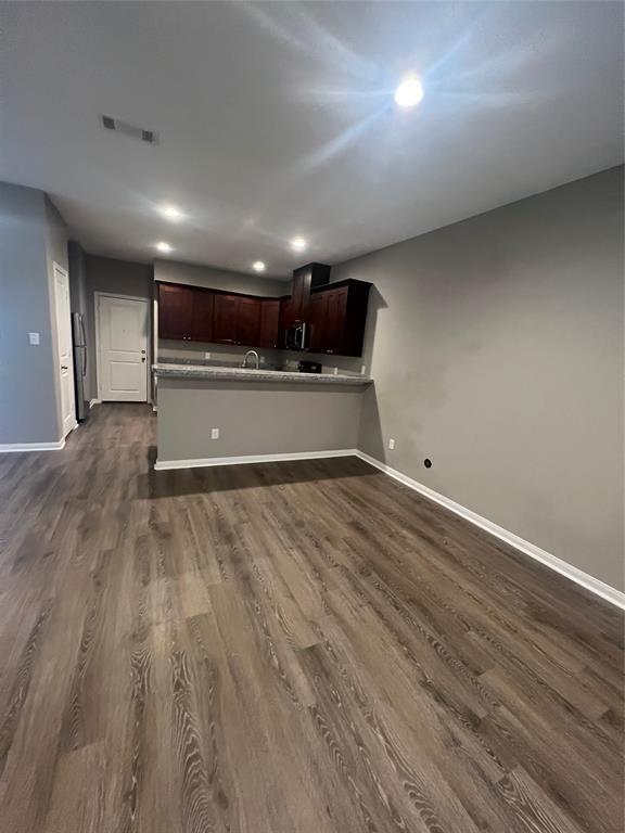 Building Photo - 124 Artesian Way