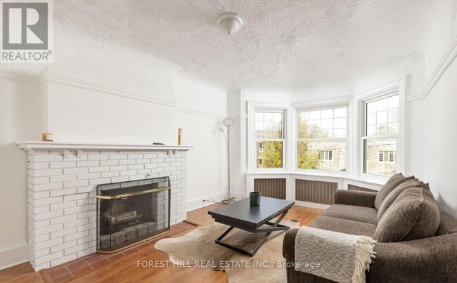 Building Photo - 303 Lonsdale Rd