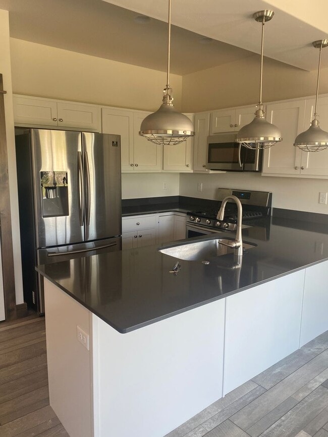 Building Photo - 3 Bed 2 1/2 Bath Condo in Bozeman