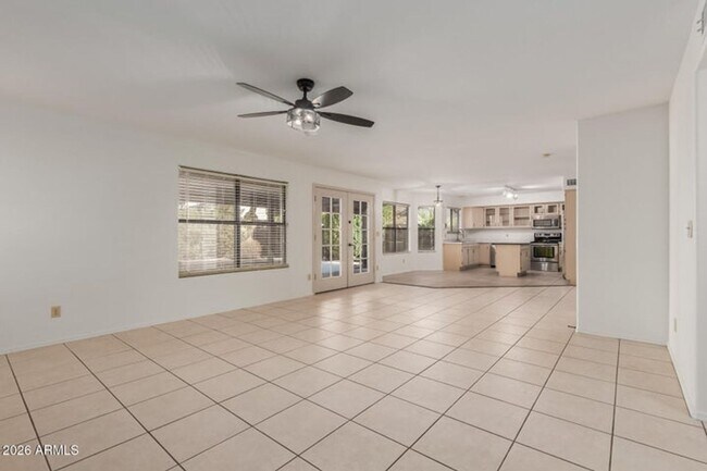 Building Photo - 4334 W Behrend Dr