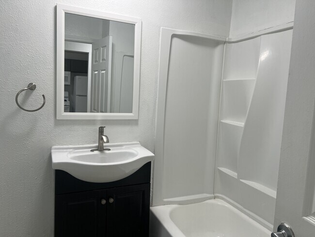 Foto del edificio - 108 west 9th / York St