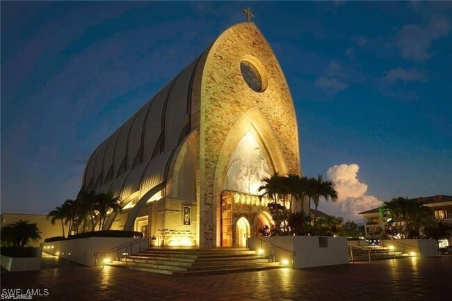 Foto del edificio - 6046 National Blvd