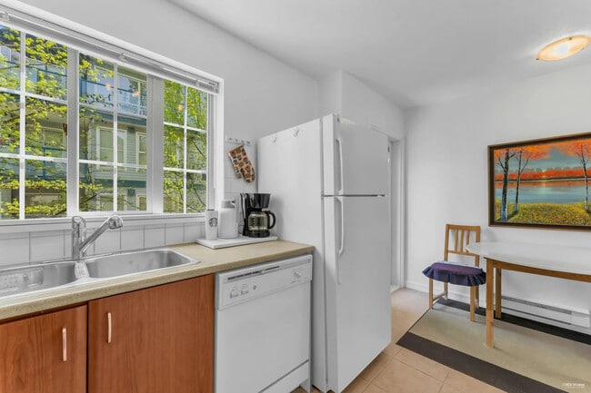 Building Photo - 14855-14100 100 Ave