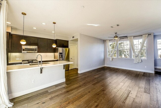 Building Photo - LUXURY TOWNHOME IN SUNNYVALE | 2014 BUILD