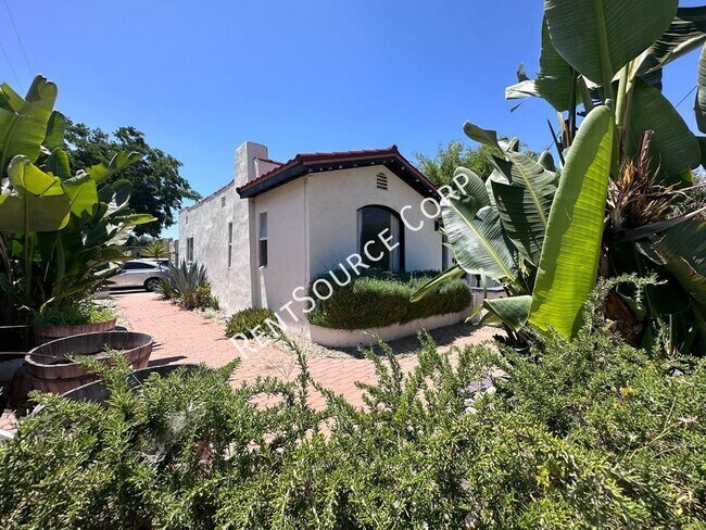 Building Photo - Single Story Updated Home on Corner Lot in...