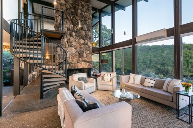 Building Photo - 17389 Mallard Dr