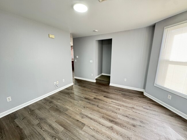 Building Photo - 53 Stevens St