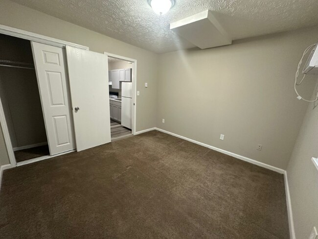 Building Photo - 766 Anderson Ave