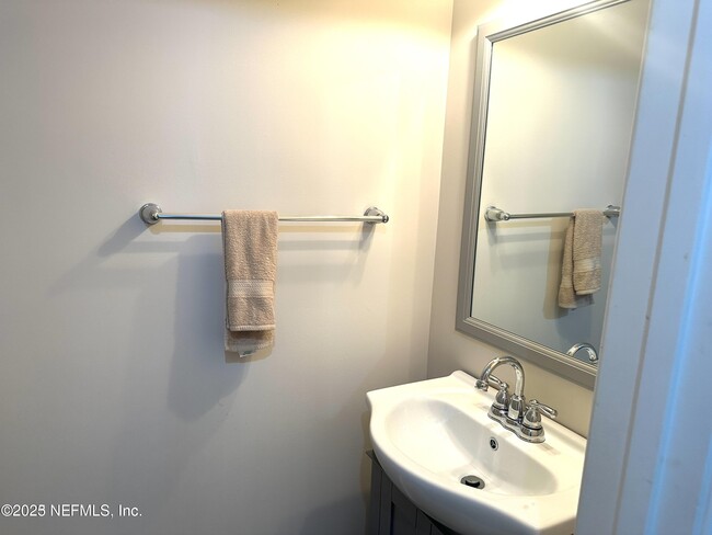 Building Photo - 4422 Capital Dome Dr