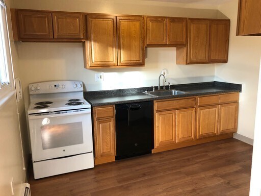 Primary Photo - Large Two Bedroom Townhome