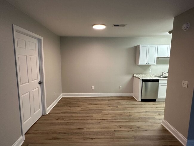 Building Photo - Adorable 3 Bedroom Home in Pensacola!