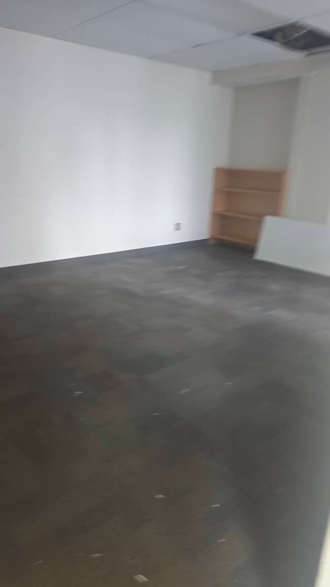 Building Photo - 649 Rue Principale