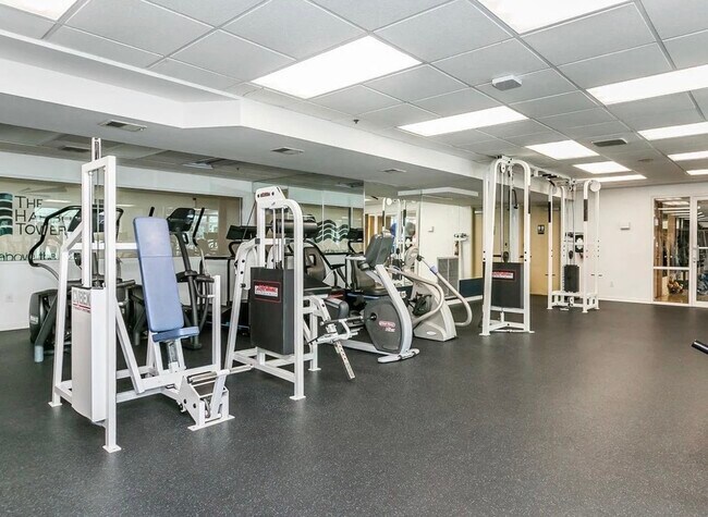 Building Photo - 100 Harborview Dr