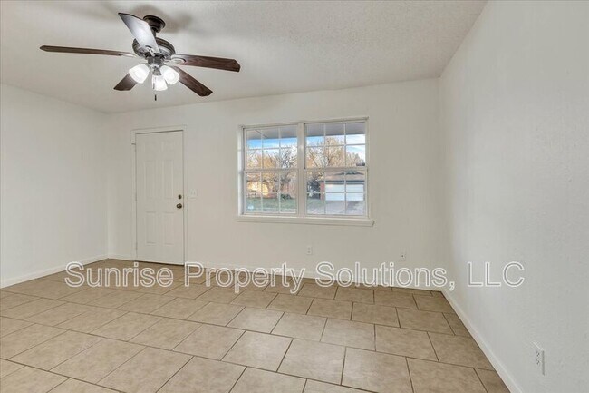 Foto del edificio - 1201 Mcdonald Dr