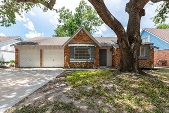 Building Photo - 3218 Crestdale Dr