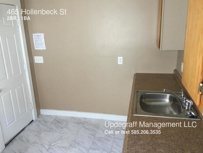 Building Photo - 465 Hollenbeck St