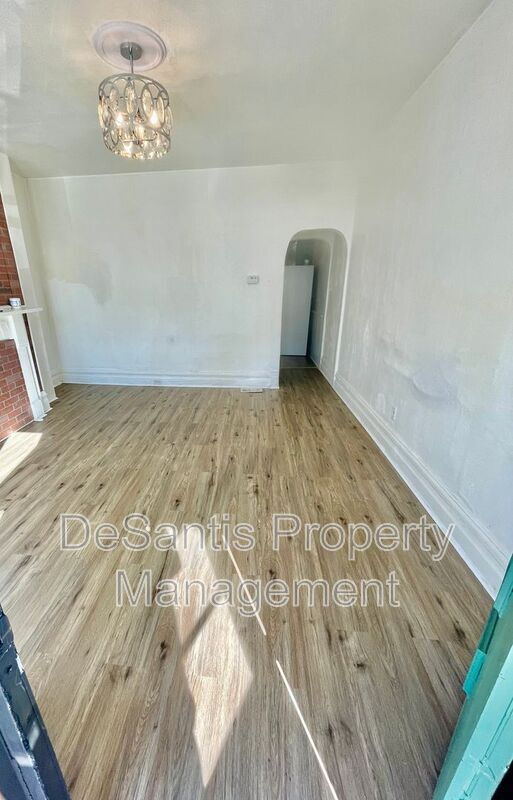 Foto del edificio - 1812 Cecil St